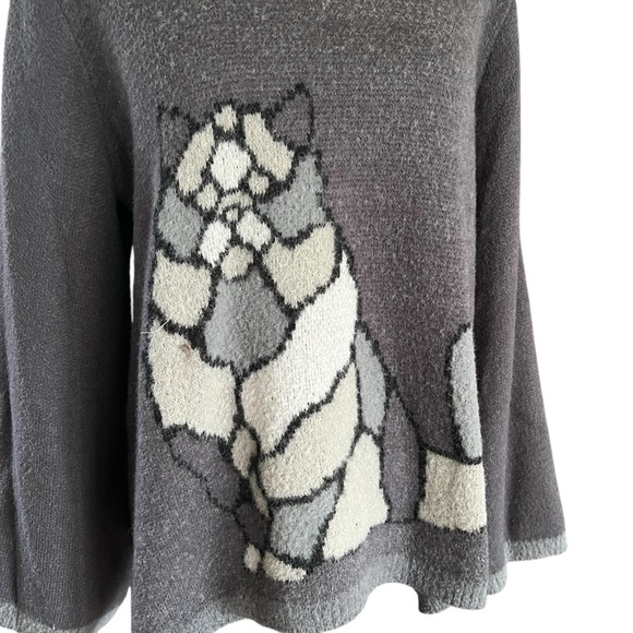 Cat Sweater soft and cozy. DG2. Large flare sleeves. Size L - Picture 2 of 8